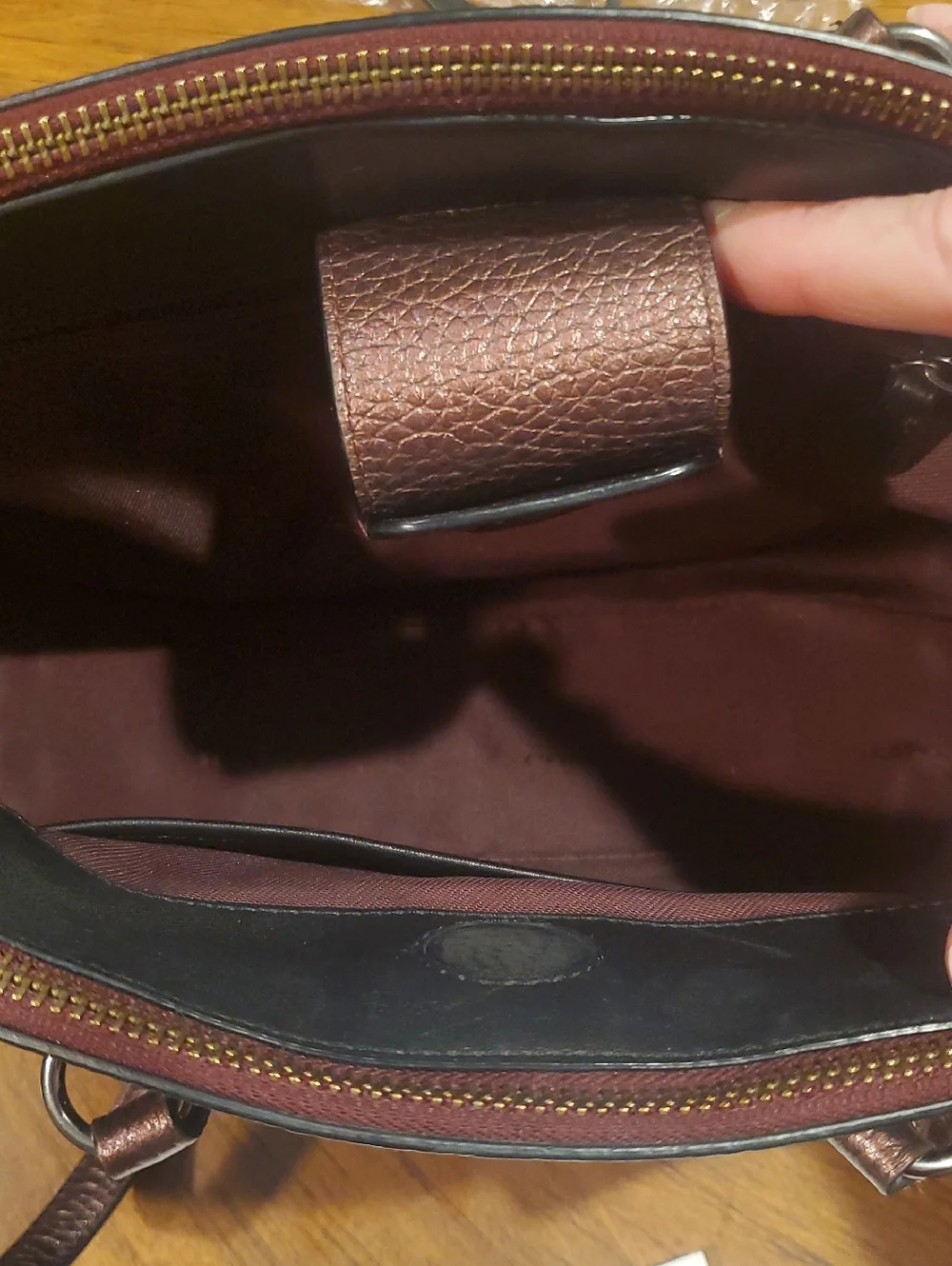 Coach metallic Black Cherry 